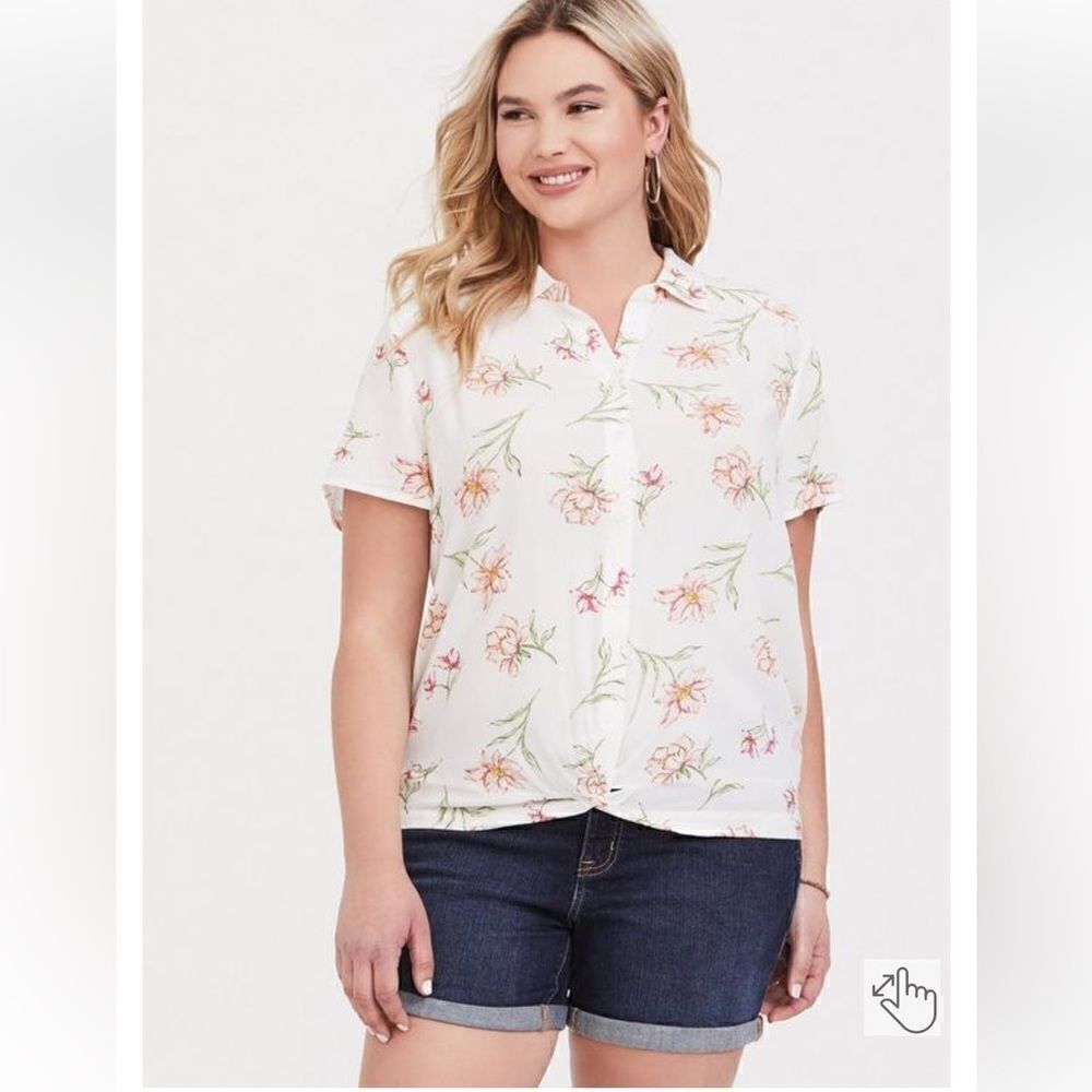 Torrid Ivory Floral Crepe Button Blouse